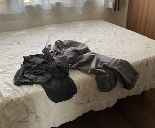 脱ぎっぱなしの服